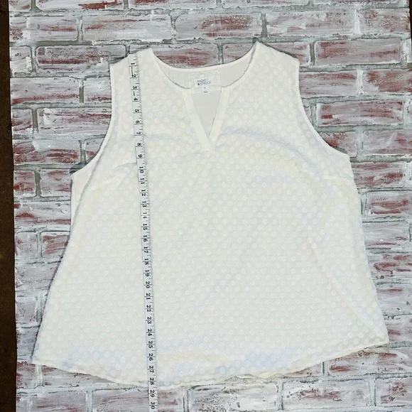 Market & Spruce White Tank Top Womens 3X With White Dot Accents - Picture 4 of 7